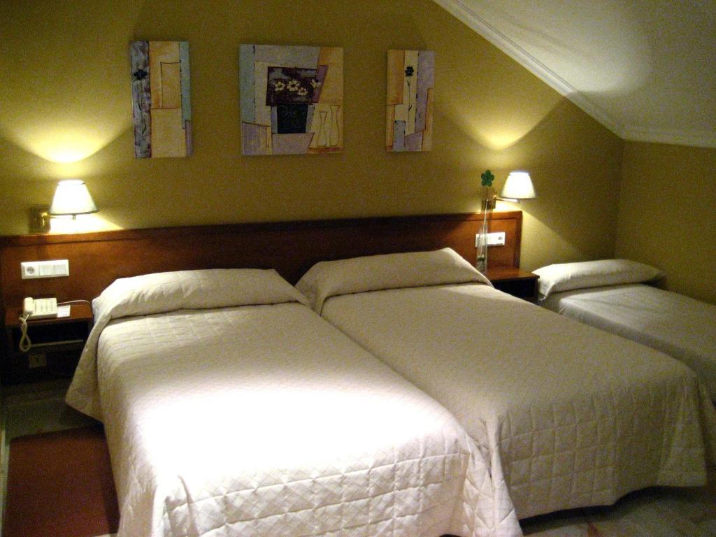 Hotel La Torre Vega de Valdetronco Ngoại thất bức ảnh