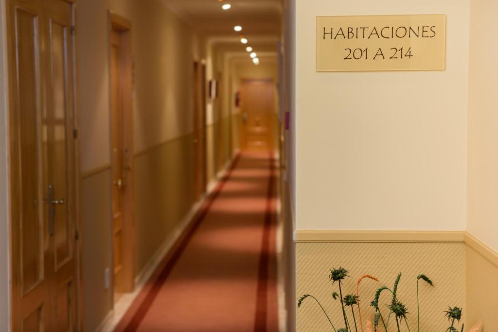 Hotel La Torre Vega de Valdetronco Ngoại thất bức ảnh